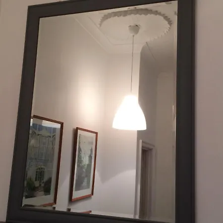 Centre - The Old Committee Room-free Parking