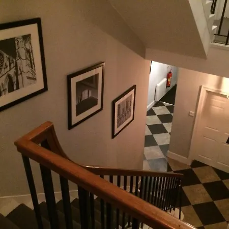 Centre - The Old Committee Room-free Parking Apartment