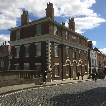 Centre - The Old Committee Room-free Parking