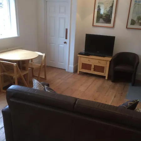 Centre - The Old Committee Room-free Parking Apartment *